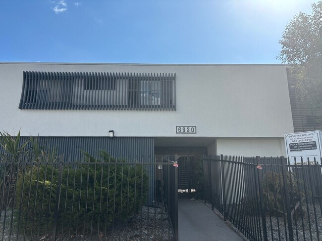 6930 Fulton Ave in Los Angeles, CA - Building Photo - Building Photo