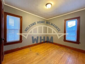 2722 N 48th St in Milwaukee, WI - Building Photo - Building Photo