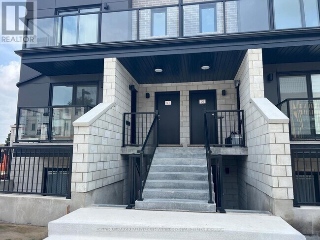410 Northfield Dr W in Waterloo, ON - Building Photo - Building Photo