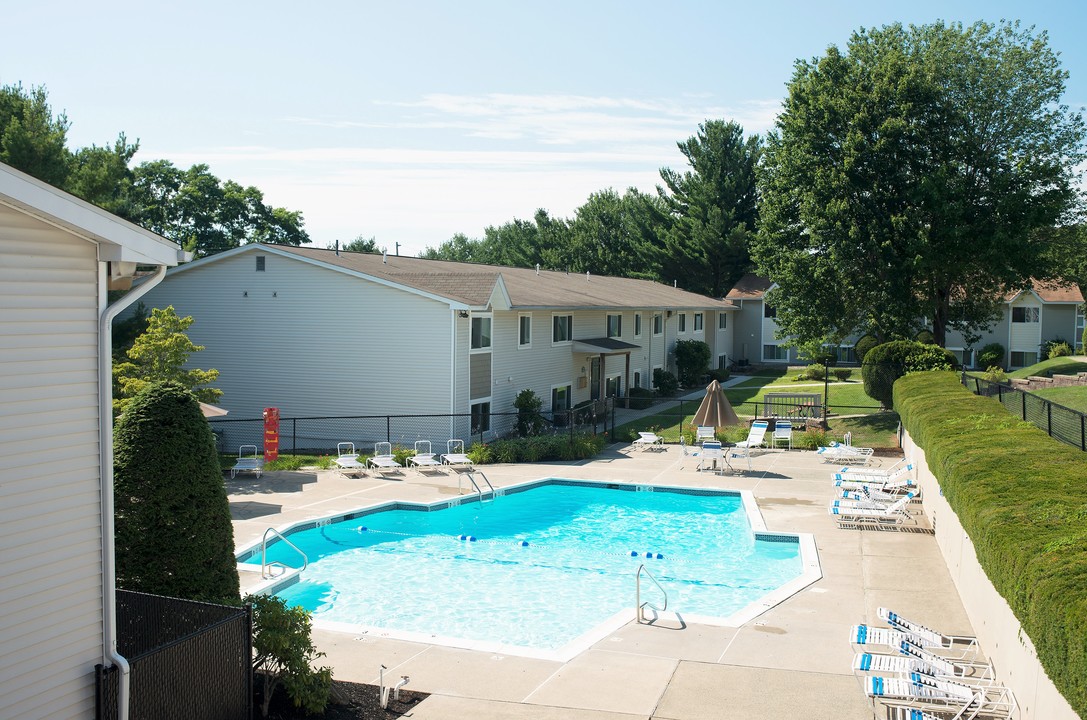 Horizon Ridge & The Hilltops in East Greenbush, NY - Building Photo