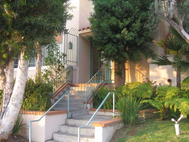 4230 S Centinela Ave, Unit One bed in Los Angeles, CA - Building Photo - Building Photo