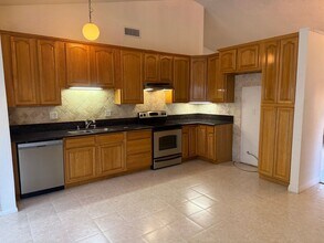 17636 Valladares Dr in San Diego, CA - Building Photo - Building Photo