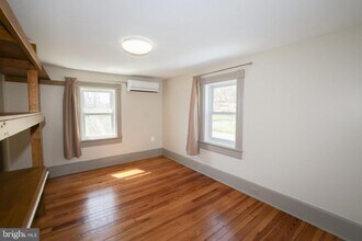 24060 New Mountain Rd in Aldie, VA - Building Photo - Building Photo