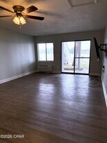 301 Lullwater Dr in Panama City, FL - Building Photo