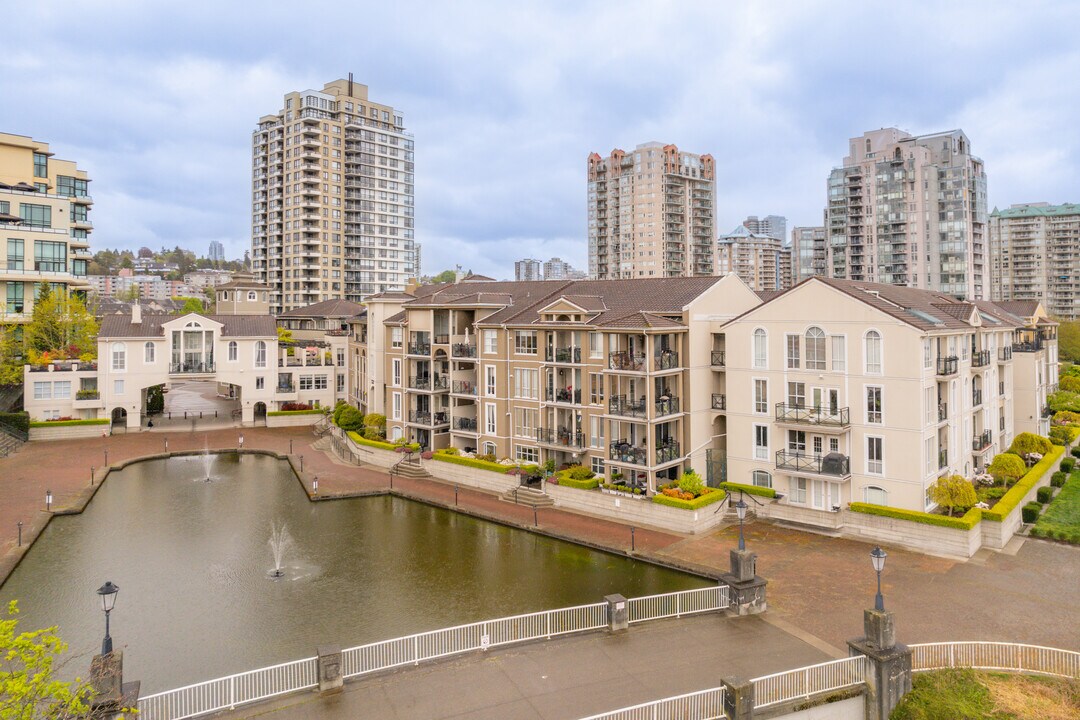 The Lido in New Westminster, BC - Building Photo