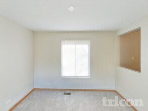 1331 Fairfield Ct in Naperville, IL - Foto de edificio - Building Photo