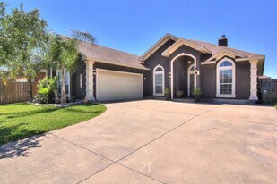 3713 Berkeley Dr in Corpus Christi, TX - Building Photo