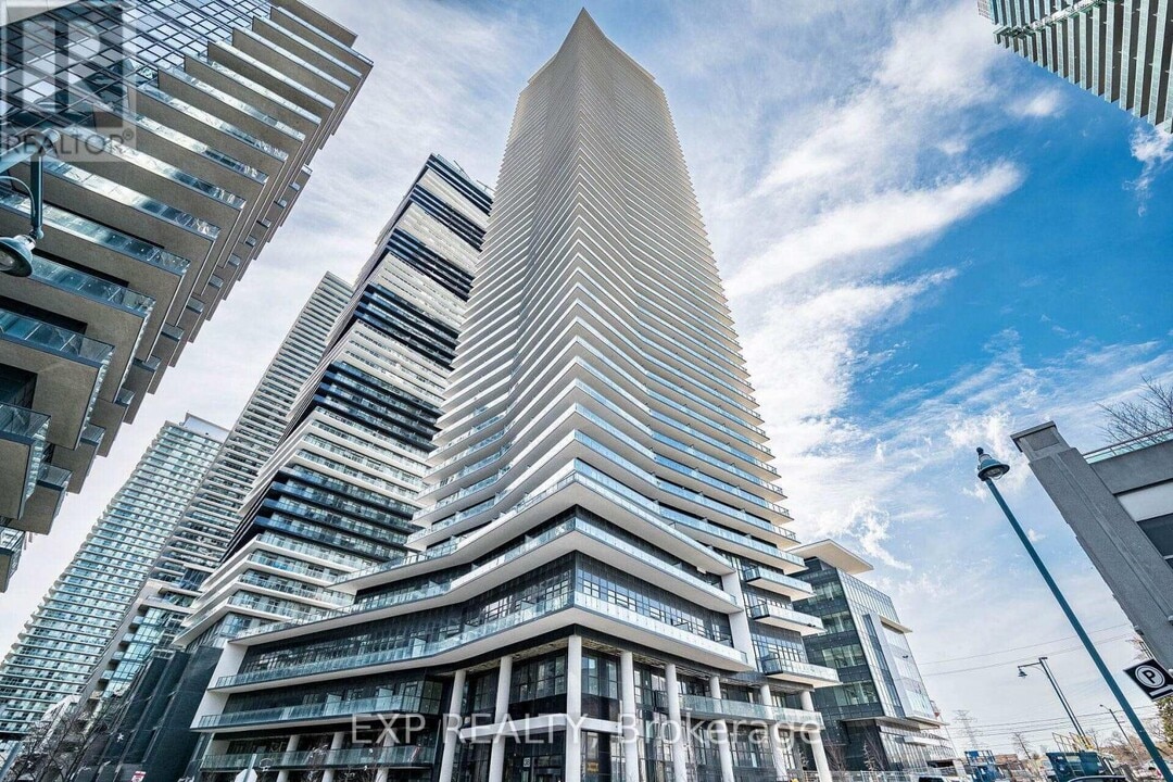 38-3538 Annie Craig Dr in Toronto, ON - Building Photo
