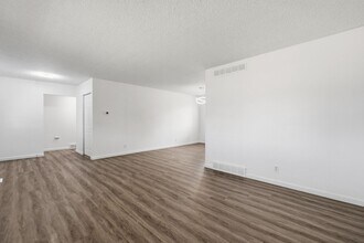 7112 S Washington St in Centennial, CO - Building Photo - Building Photo