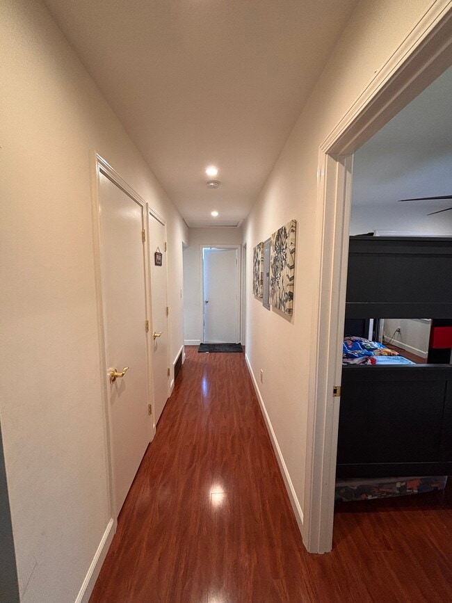 1090 Los Padres Blvd in Santa Clara, CA - Building Photo - Building Photo