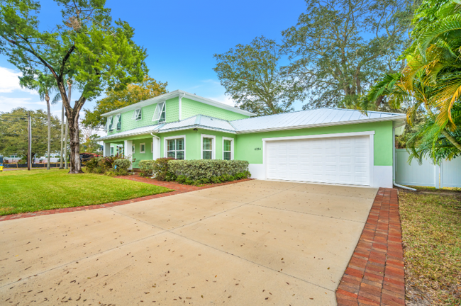 property at 4024 W Zelar St
