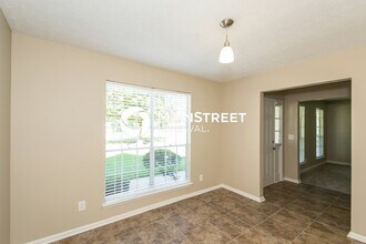 565 Lake Joyce Ln in Fairburn, GA - Building Photo - Building Photo