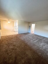 ARLINGTON 2 in Torrance, CA - Building Photo - Interior Photo