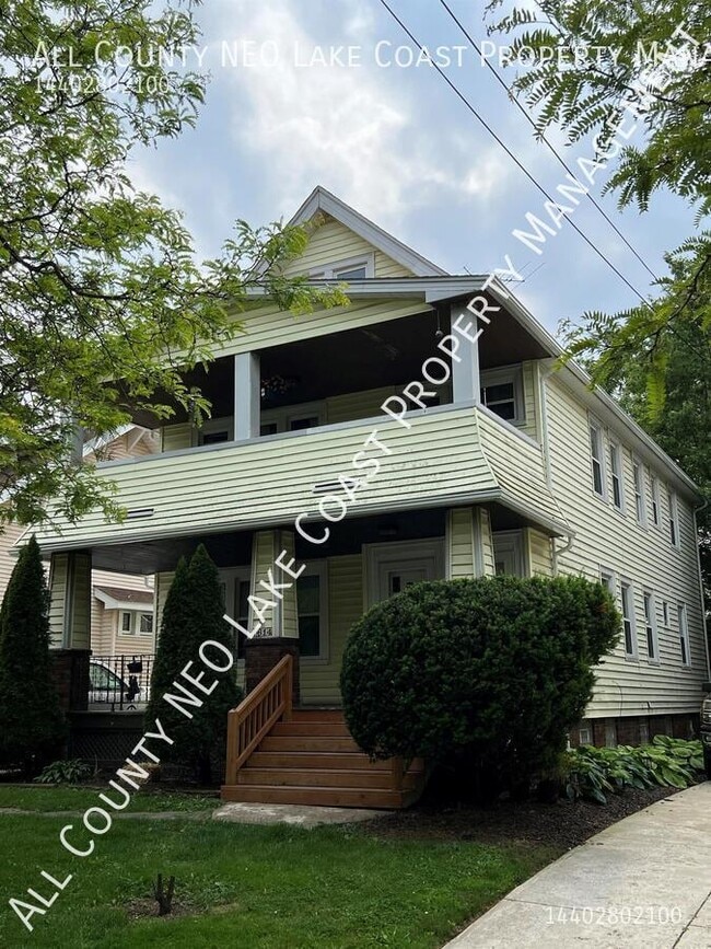 property at 1614 Larchmont Ave
