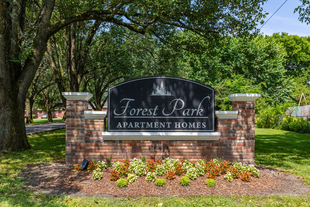 Forest Park in Madison, TN - Foto de edificio
