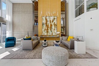 21055 Yacht Club Dr in Aventura, FL - Building Photo - Building Photo