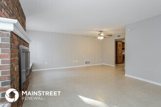 916 Lexington Rd in DeLand, FL - Foto de edificio - Building Photo