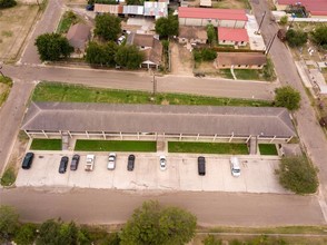 201 S Fresno Ave in Roma, TX - Building Photo - Building Photo