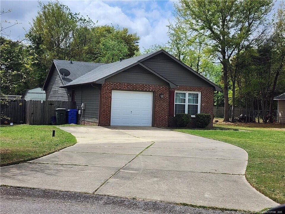 2208 Baldcypress Ct in Fayetteville, NC - Building Photo
