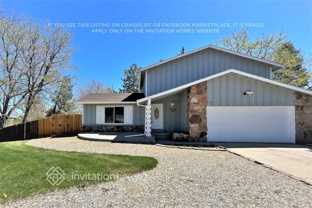 15805 E Oxford Ave in Aurora, CO - Building Photo