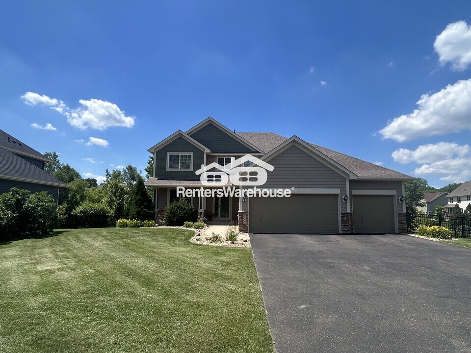 3600 Mahle Ln in Woodbury, MN - Building Photo