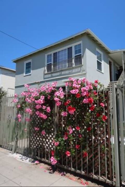 530 N Van Ness Ave, Unit 3 in Los Angeles, CA - Building Photo