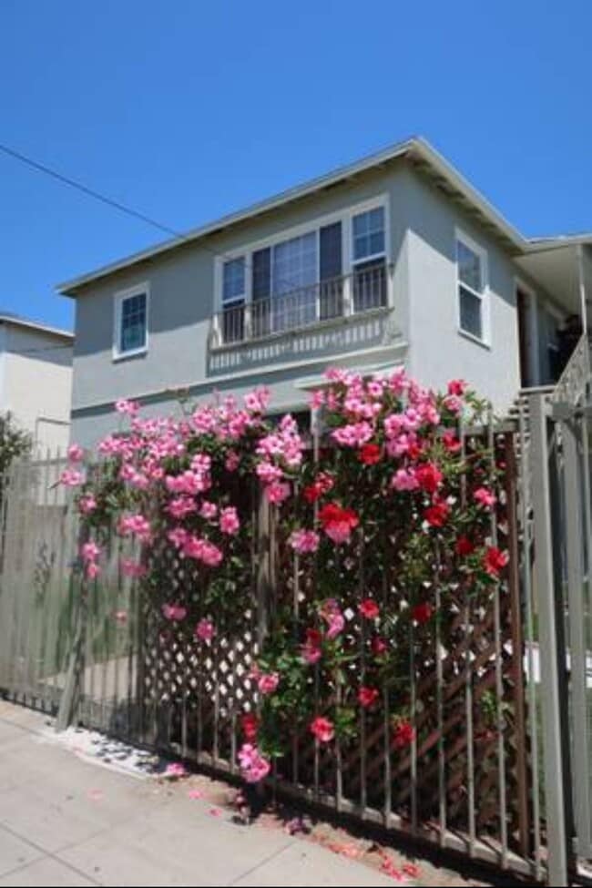 530 N Van Ness Ave, Unit 3