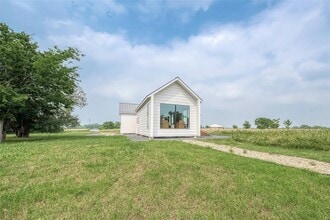 8654 Fm 2145 in Ledbetter, TX - Building Photo - Building Photo