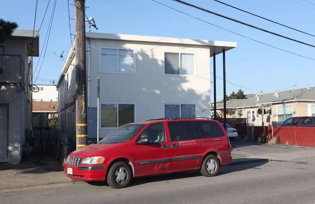 525 Huntington Ave in San Bruno, CA - Foto de edificio - Building Photo