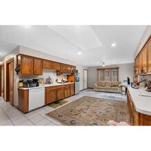 8128 N Caldwell Ave in Niles, IL - Building Photo - Building Photo