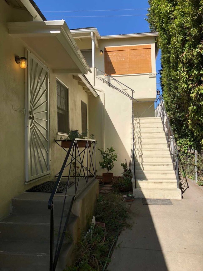 935 16th St Apartments and Nearby Santa Monica Apartments For Rent