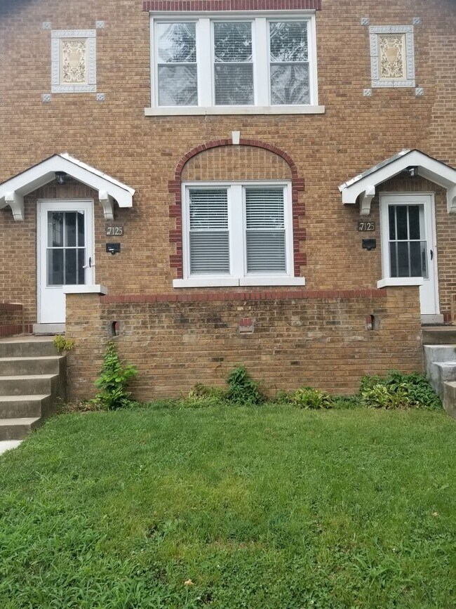 7125 Tulane Ave in University City, MO - Building Photo - Building Photo