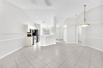1617 Zenith Way in Weston, FL - Building Photo - Building Photo