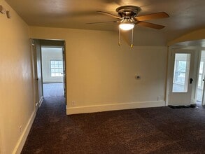 901 E Milwaukee St-Unit -903 - Upper in Janesville, WI - Building Photo - Building Photo