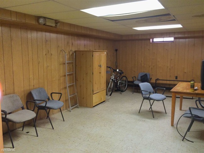 19162 Beech Daly-Unit -Apt 2 in Redford, MI - Building Photo - Building Photo