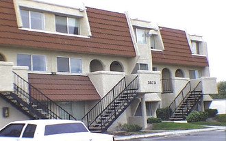 Pine Grove Condominiums (por) Apartments