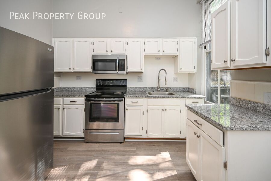 2363 W Clifton Ave in Cincinnati, OH - Building Photo