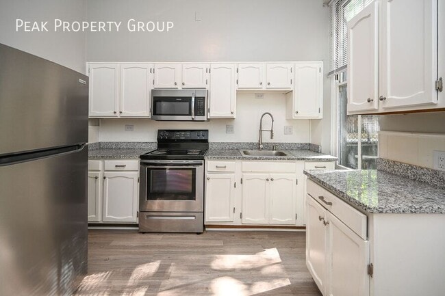 2363 W Clifton Ave in Cincinnati, OH - Building Photo - Building Photo
