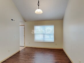 5213 Echelon Dr in Canal Winchester, OH - Foto de edificio - Building Photo