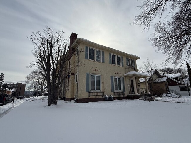 property at 250 6th Ave N