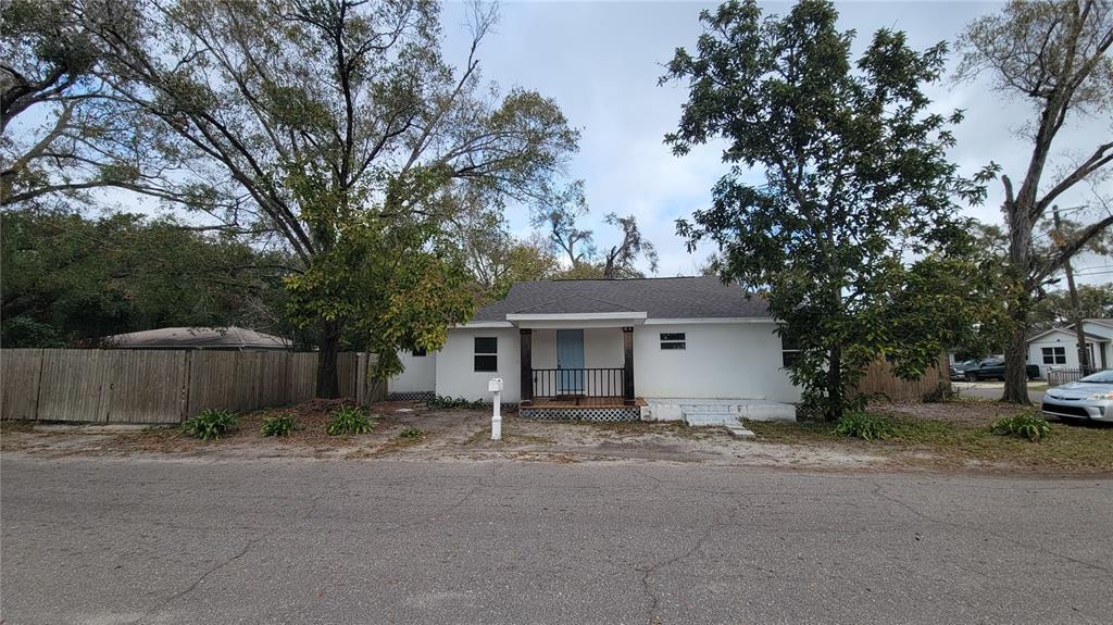 1608 E New Orleans Ave in Tampa, FL - Building Photo