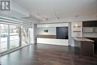 90-TH190 Stadium Rd in Toronto, ON - Building Photo - Building Photo