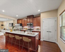 18060 Red Cedar Rd in Dumfries, VA - Building Photo - Building Photo