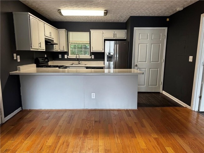 2023 Sitser Ln