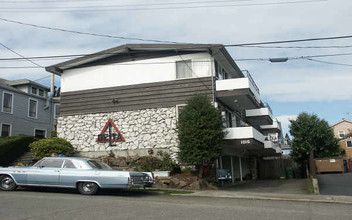 Delta Apartments in Seattle, WA - Building Photo - Building Photo