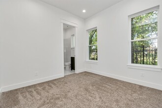 4722 Independence Hts Ln in Houston, TX - Building Photo - Building Photo