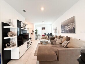 2033 Viewfinder St in Kissimmee, FL - Building Photo - Building Photo