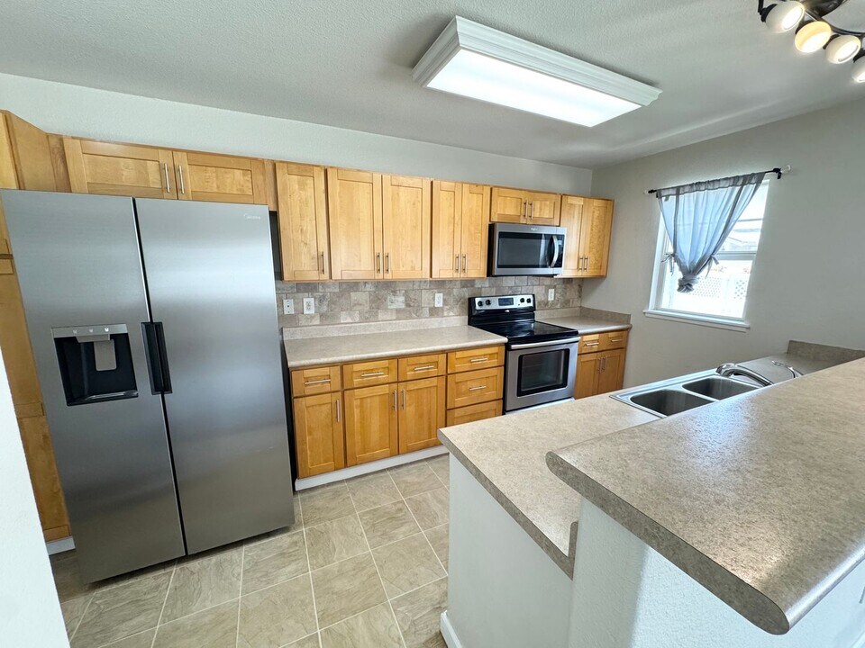 91-1179-1179 Kaiau Ave in Kapolei, HI - Building Photo