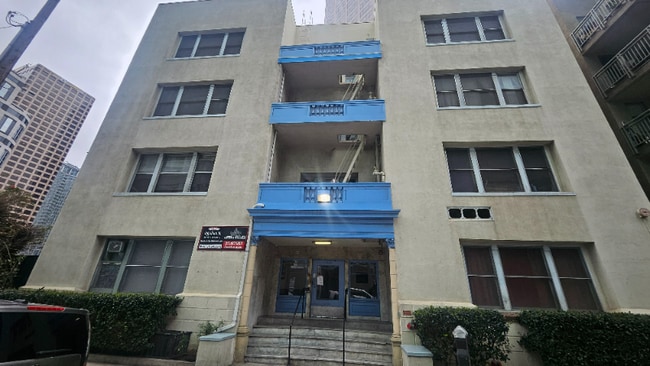 1026 Ingraham St in Los Angeles, CA - Building Photo - Building Photo