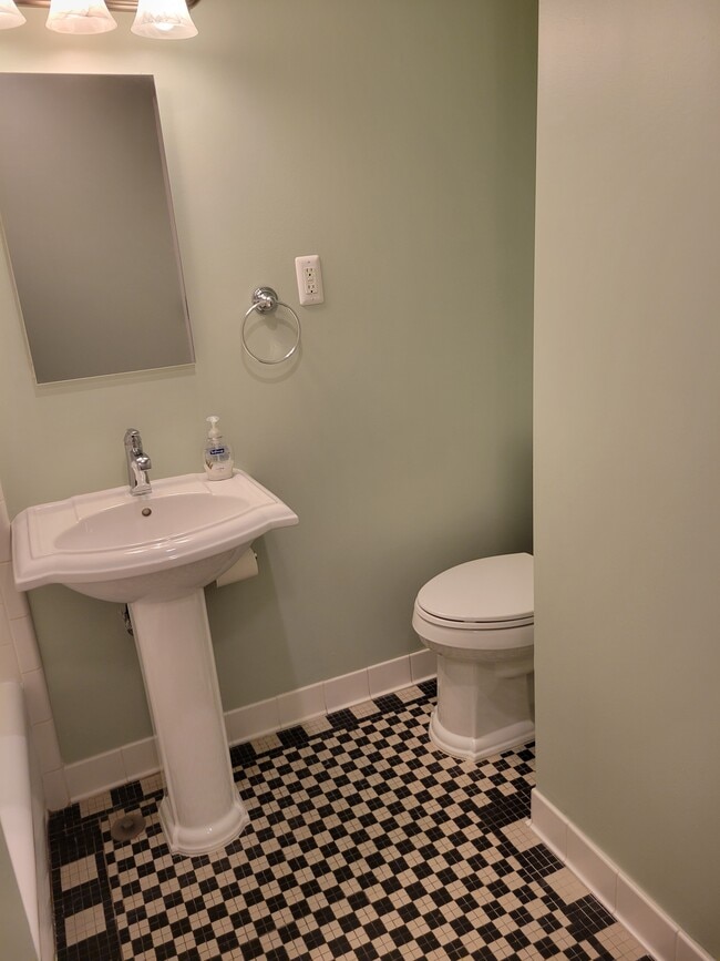 15 E Kirby St, Unit 523 in Detroit, MI - Building Photo - Building Photo